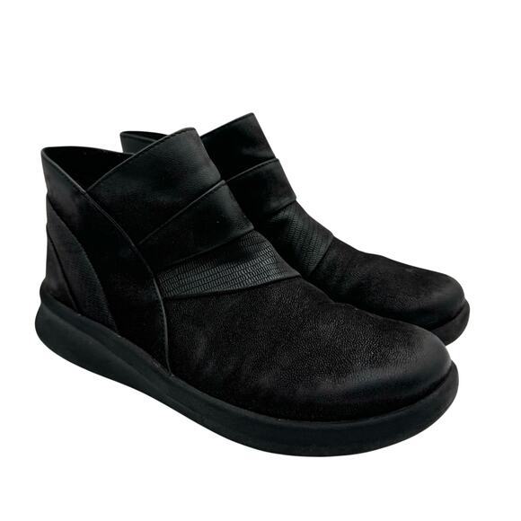 Clarks Cloudsteppers Sillian 2.0 Comfort Bootie In Rise Black Synthetic Size 7.5 - Picture 2 of 12